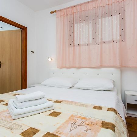 Apartments Luka 3 Baska  Bagian luar foto