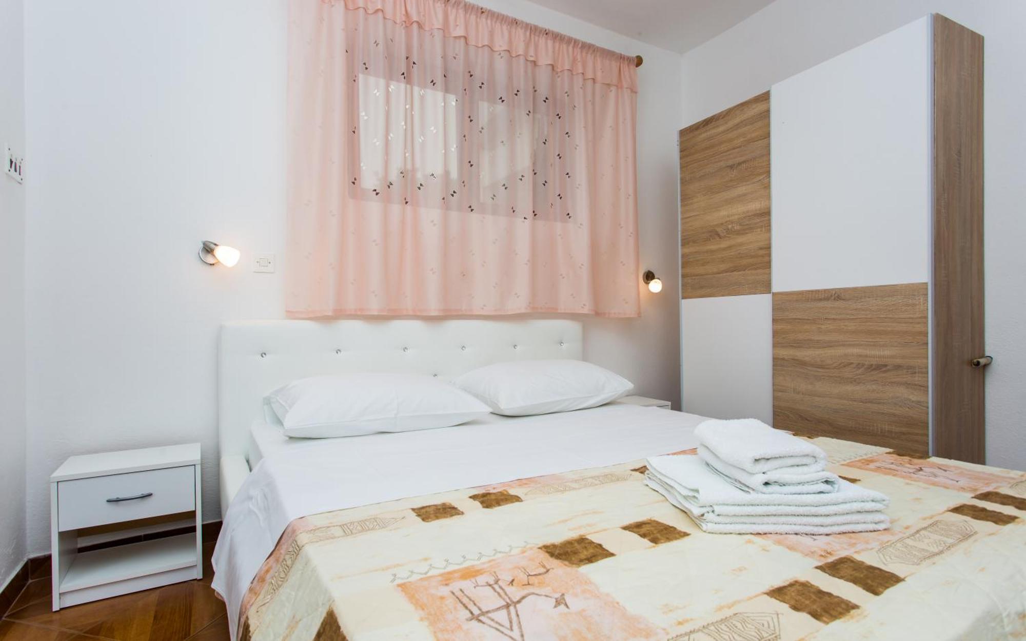 Apartments Luka 3 Baska  Bagian luar foto