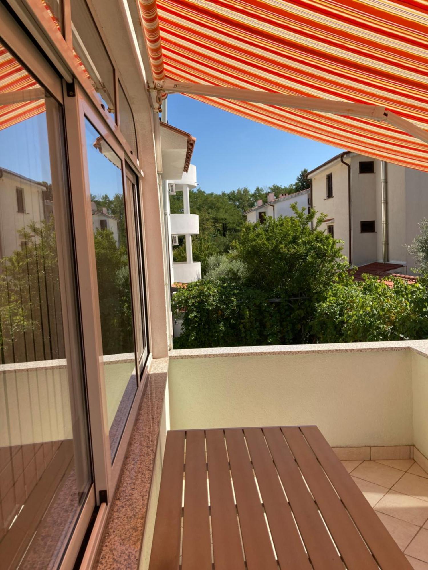 Apartments Luka 3 Baska  Bagian luar foto