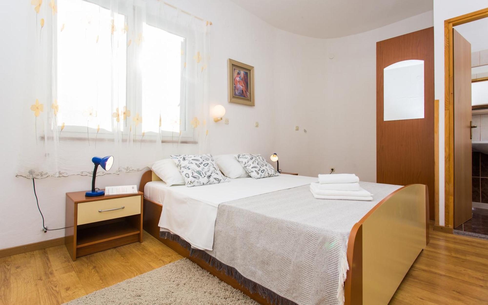 Apartments Luka 3 Baska  Ruang foto